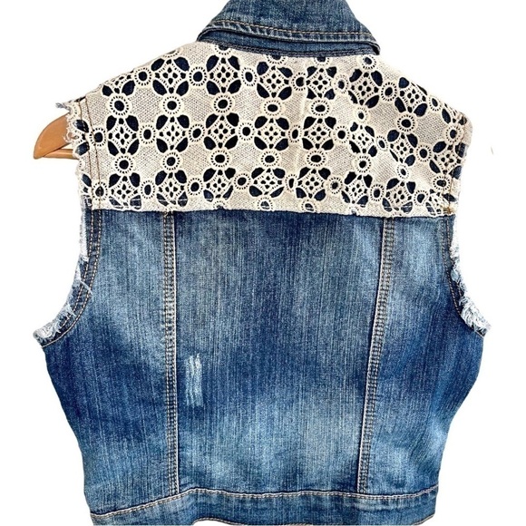 Rue 21 denim and lace vest, size L, cotton/poly/spandex, excellent condition - Picture 4 of 4
